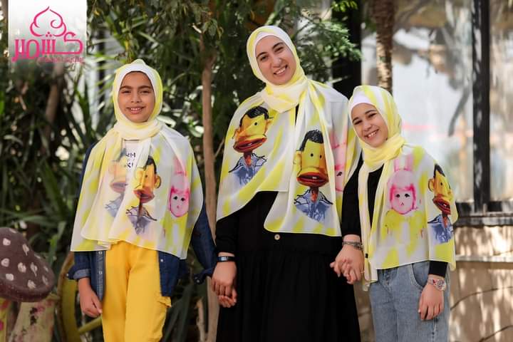 Small sized bogy and tmtm yellow scarf 