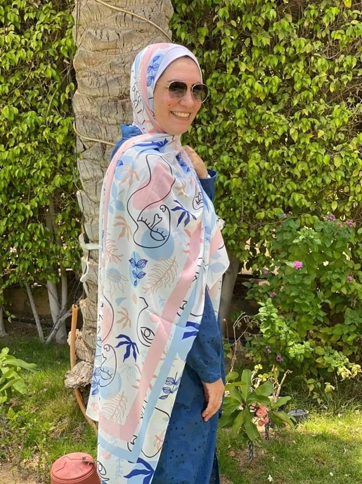 Scarf in light blue and pink colors