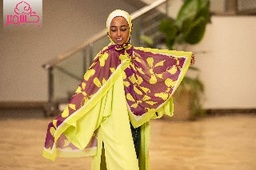  Scarf with lemon green and maroon colors